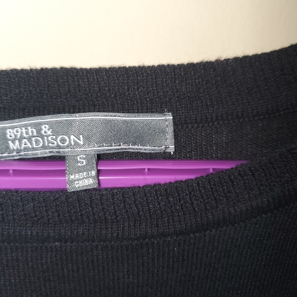 Black Top w Patterned Back - Picture 2 of 2